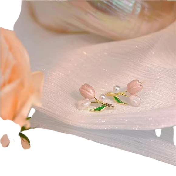 Enamel Flower Stud Earrings with Pearl - Picture 3 of 4